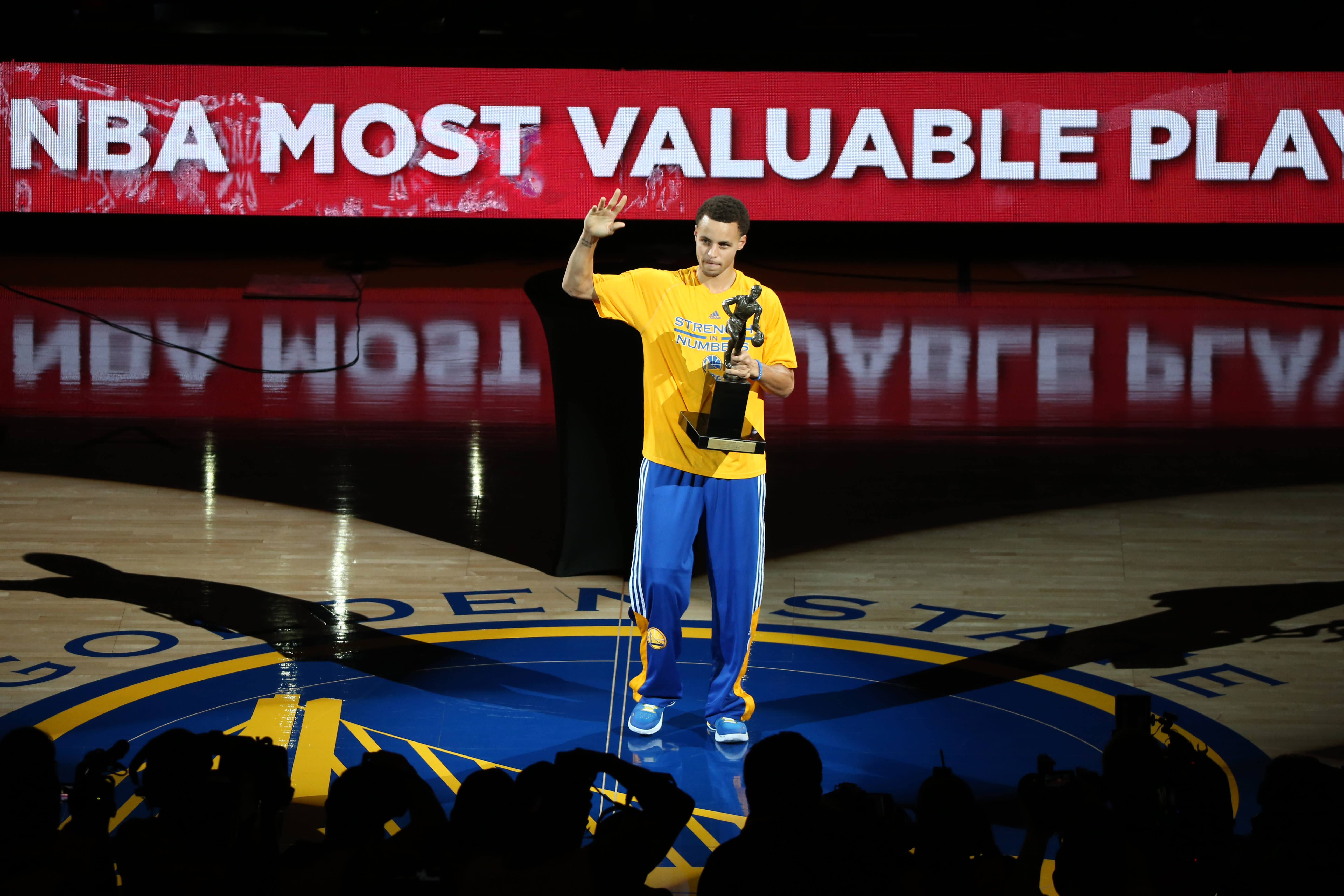 Stephen Curry Wins NBA MVP Award After RecordSetting Season for Golden