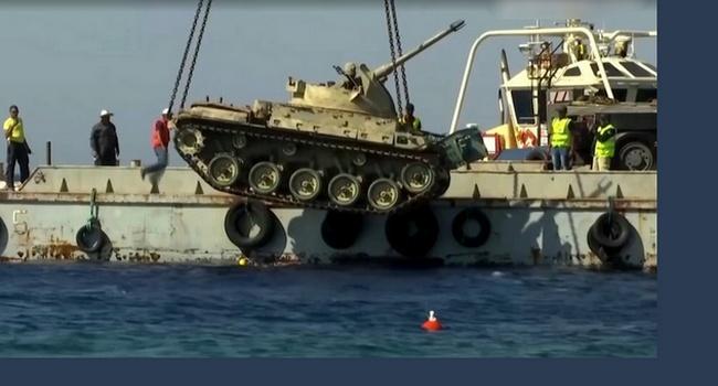 19輛坦克「投海」約旦遊客震撼