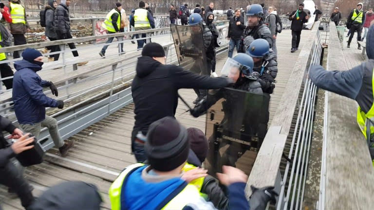 France Lex Boxeur Gilet Jaune Maintenu En Détention