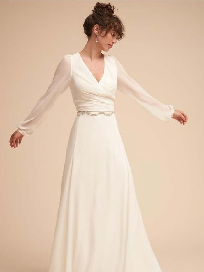 20 Simple Fall Wedding Dresses That Aren't Boring