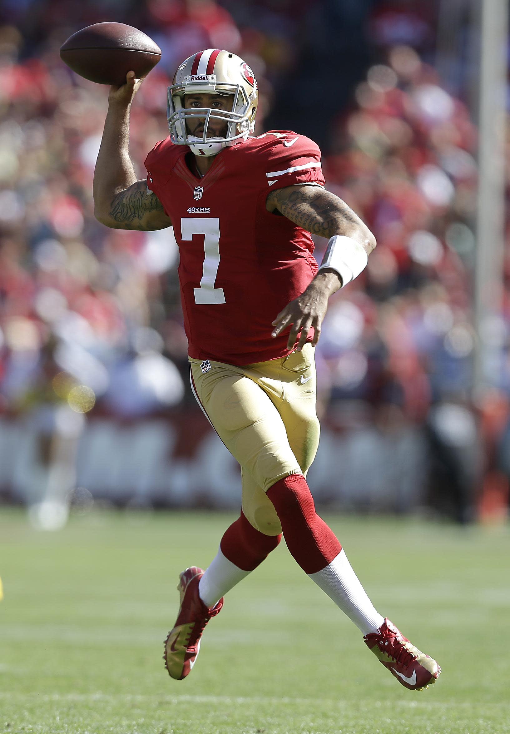 Kaepernick delivers to lead 49ers past Packers1633 x 2350