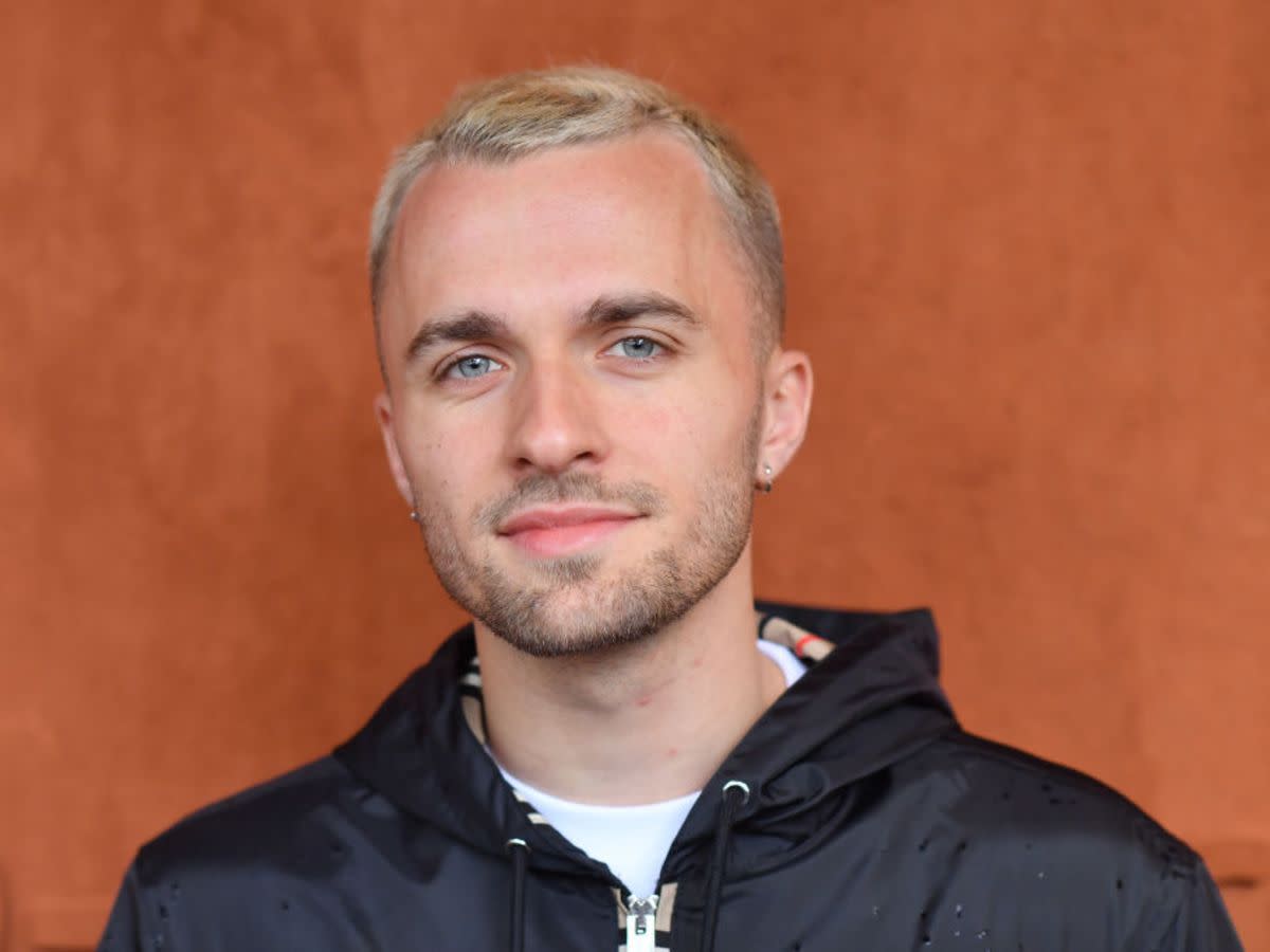 Le Youtubeur Squeezie Tente De Justifier Le Prix Extravagant De Ses Vetements