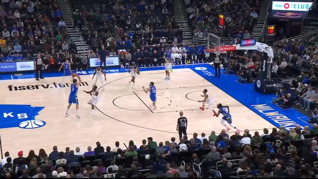 Jordan Nwora with an and one vs the Denver Nuggets