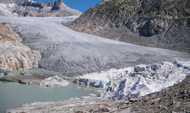 Eine Studie zeigt, dass die Gletscher in der Schweiz in weniger als einem Jahrhundert um die Hälfte schmelzen