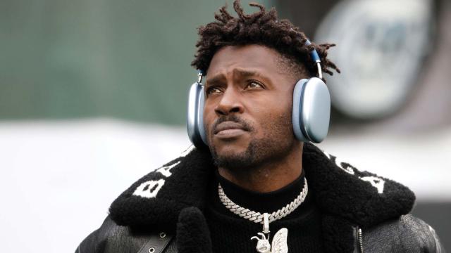 The Rush: Antonio Brown rips Bucs and Tom Brady, Michigan suspends Juwan Howard