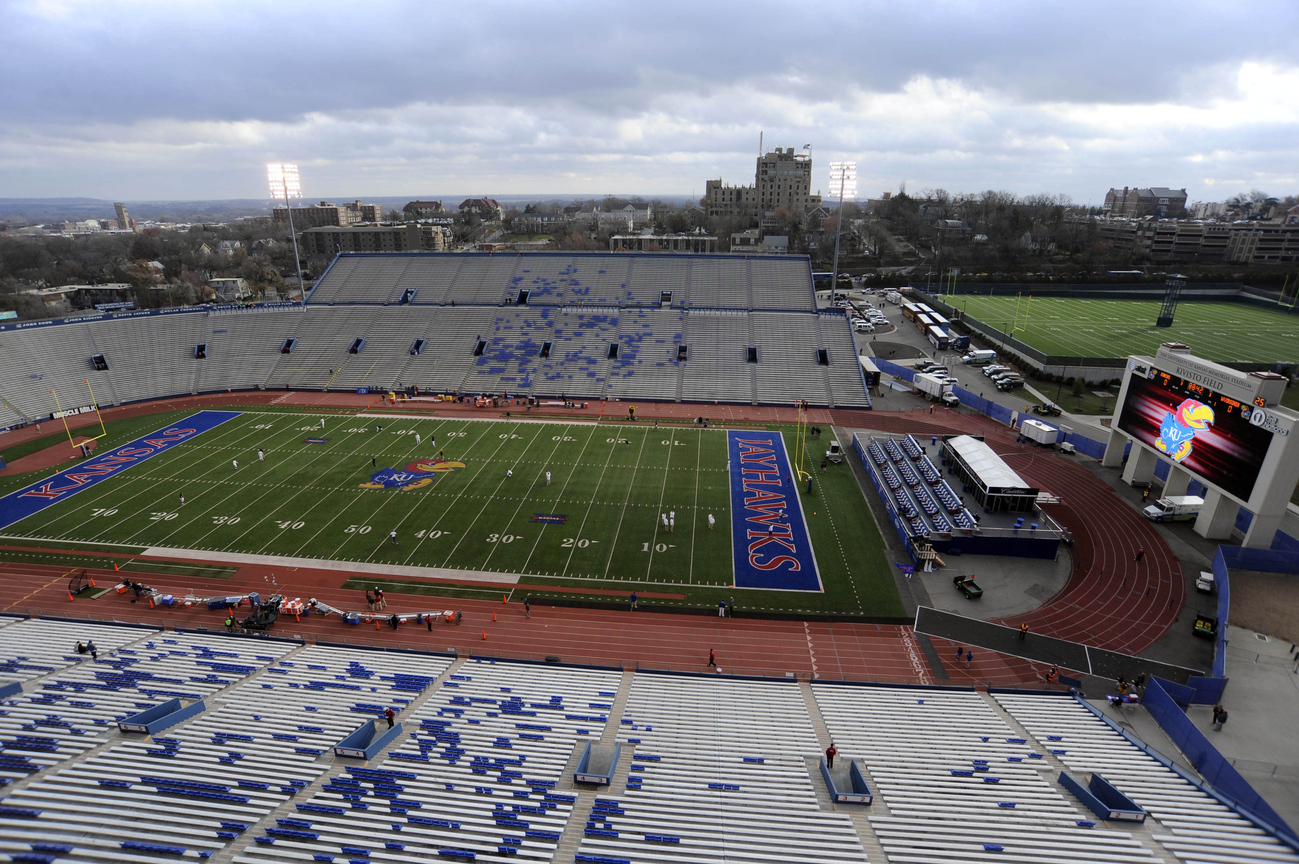 kansas-to-remove-track-from-around-football-field-at-memorial-stadium