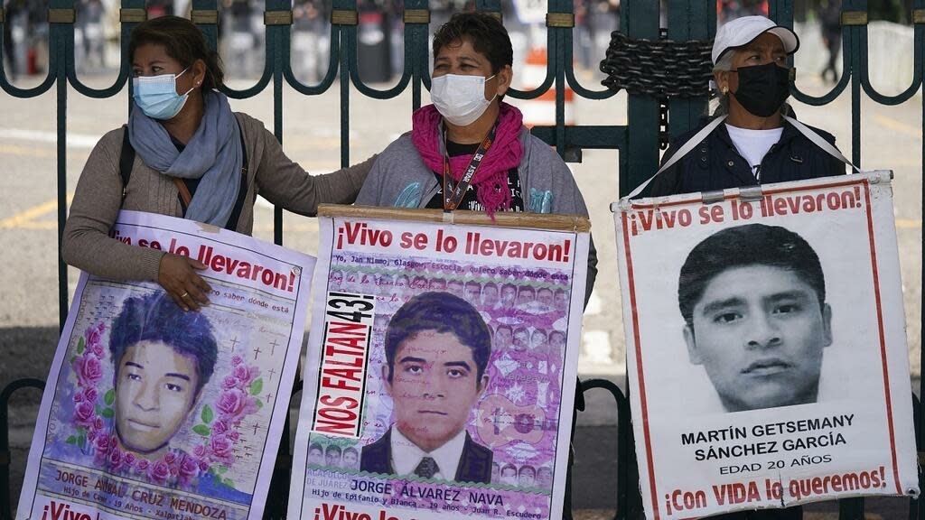 Ocho años después de la desaparición de los 43 estudiantes, las familias no quieren dejarlo ir