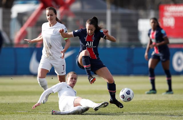 Soccer Football - Women's Champions League - Round of 16 First Leg - Paris St Germain v Sparta Prague - Georges Lefevre Stadium, Saint-Germain-en-Laye, France - March 9, 2021  Paris St Germain's Luana in action with Sparta Prague's Eliska Sonntagova and Lucie Martinkova  REUTERS/Benoit Tessier