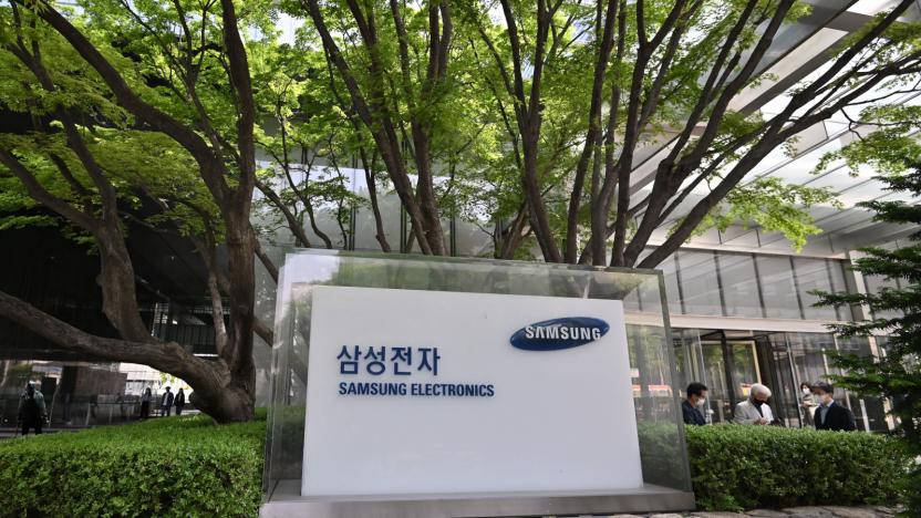 A signboard of Samsung Electronics is displayed outside the company's Seocho building in Seoul on April 28, 2022. (Photo by Jung Yeon-je / AFP) (Photo by JUNG YEON-JE/AFP via Getty Images)