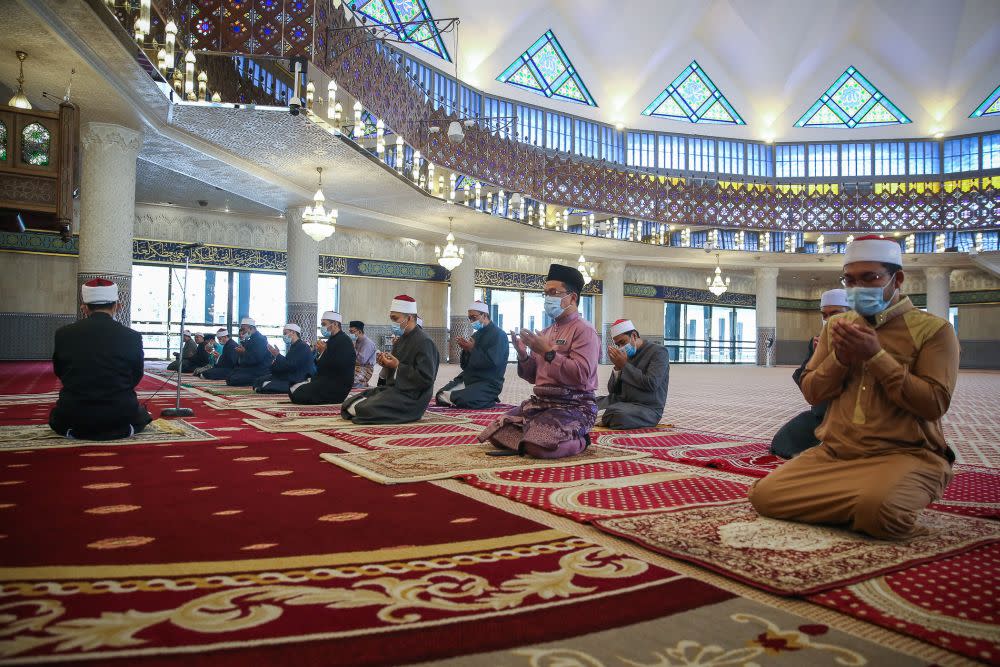 As Covid-19 curbs eased, National Mosque holds Friday ...