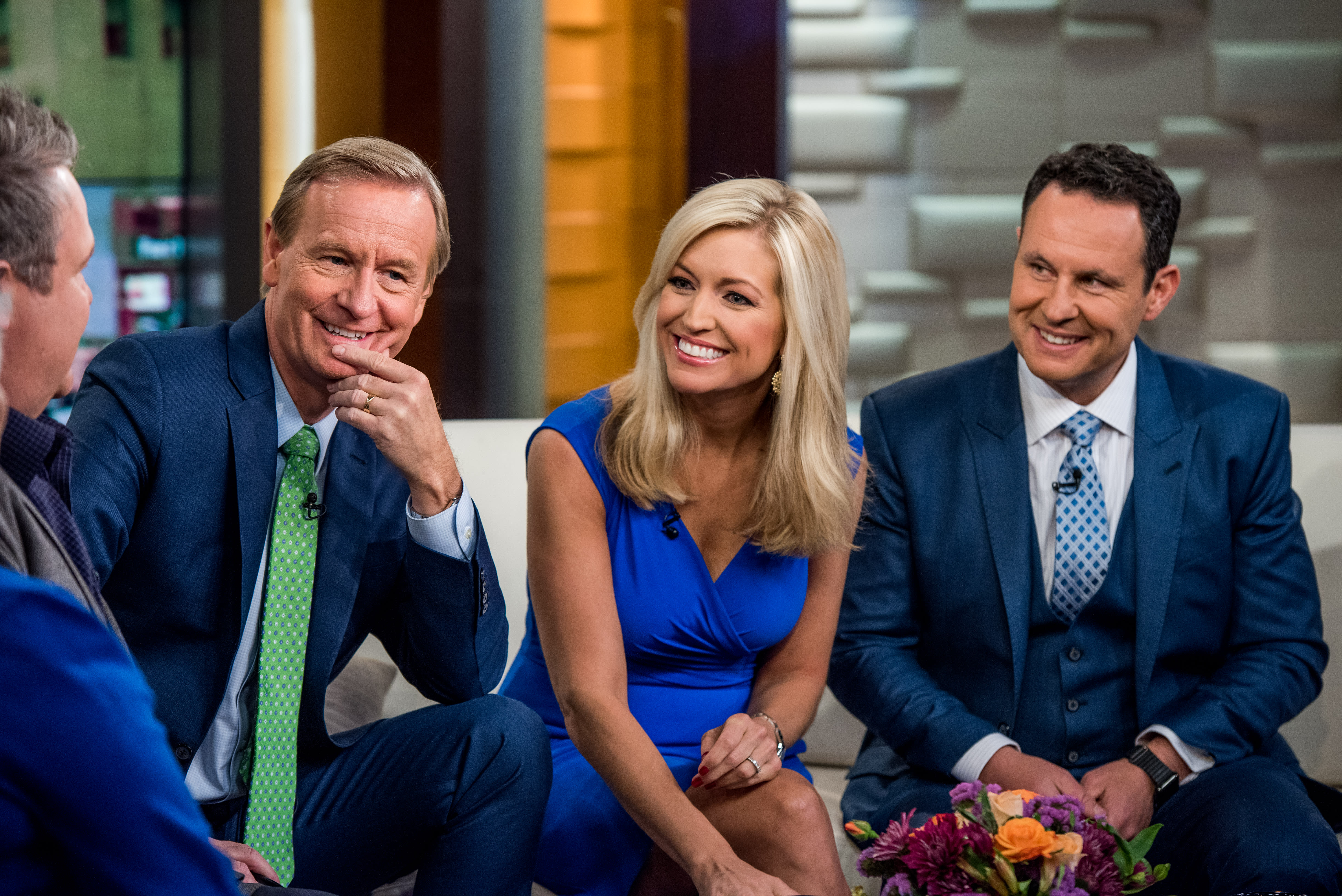 Why Fox News Host Ainsley Earhardt S Pantsuit Is Making