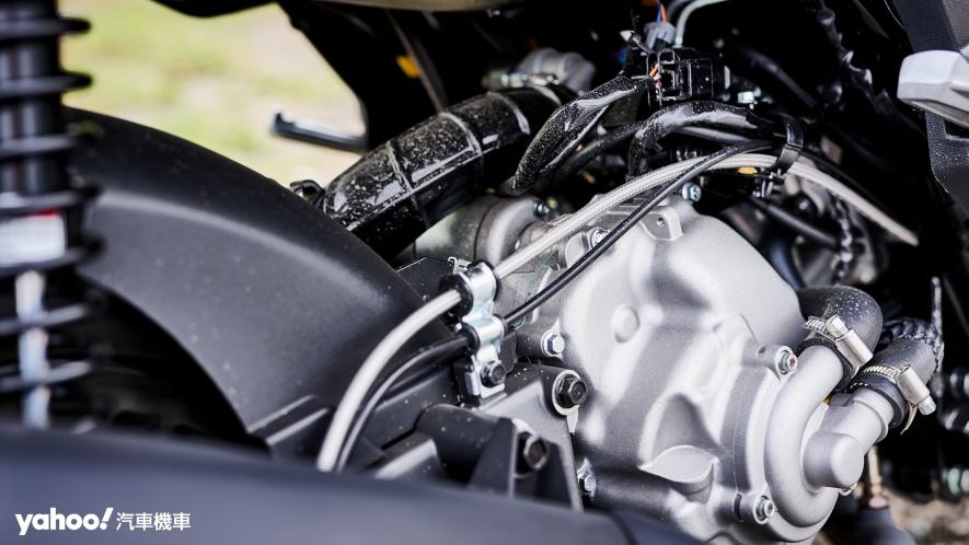 STR 250維持原有引擎系統外觀並針對內部架構做出調整、改良而不僅只是排氣量下降。 - 8