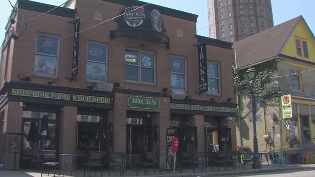 Bar in Wisconsin picking up tabs if Aaron Rodgers & New York Jets