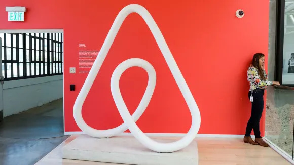 Airbnb stock falls on weak Q2 outlook despite Q1 beat