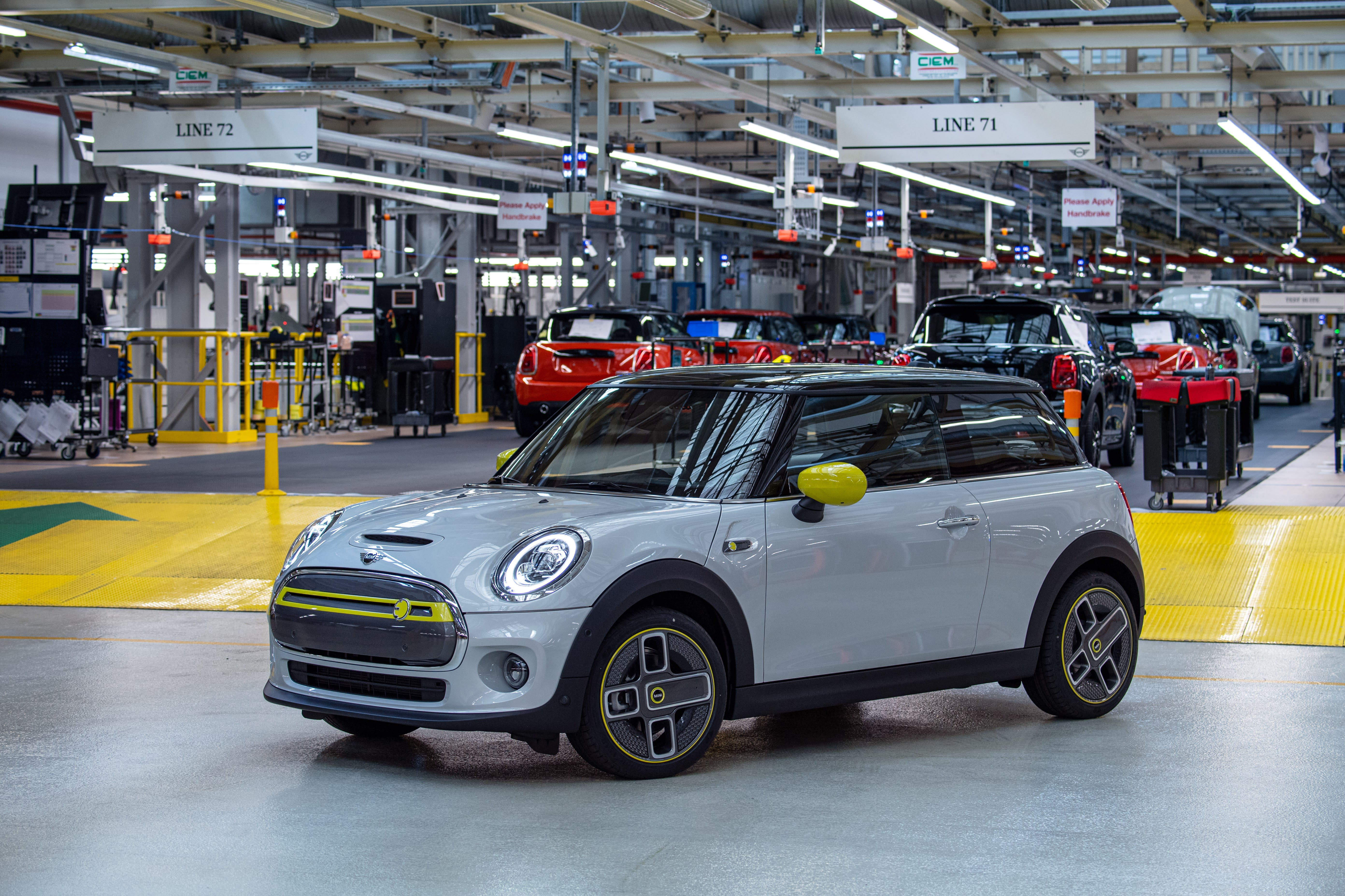 BMW rolls out its first electric Mini in the UK