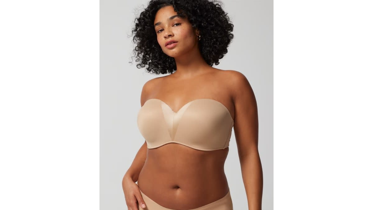 Women are praising his invisible underwire strapless bra for how