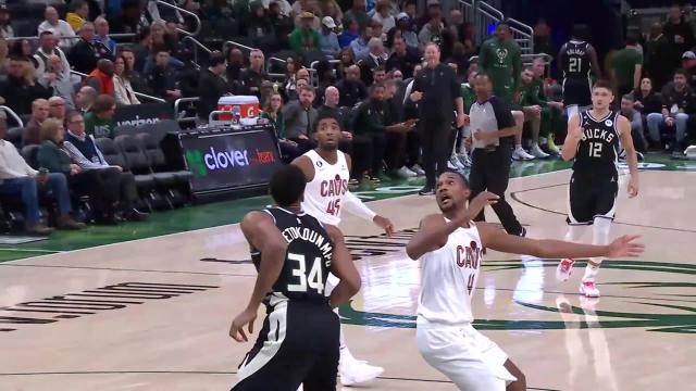 Top alley oops from Milwaukee Bucks vs. Cleveland Cavaliers