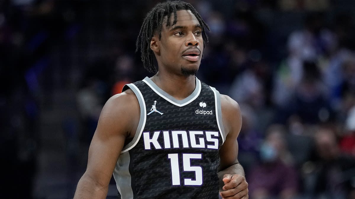 Kings to start Mitchell in place of injured Fox vs. Warriors