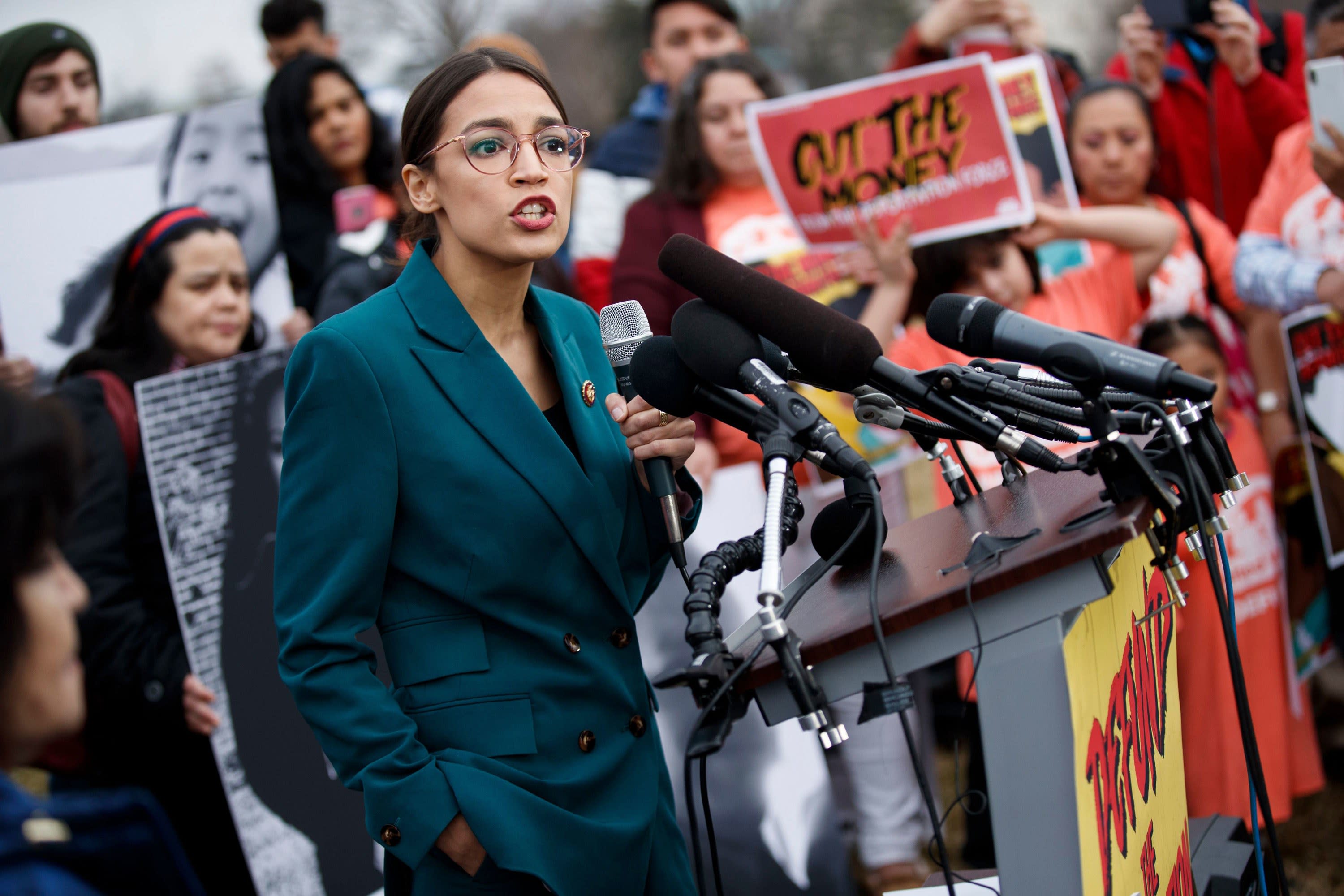 Alexandria Ocasio Cortezs Green New Deal Resolution Gets Support From