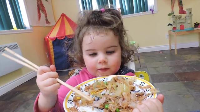 Trio Of Children Hilariously Struggle To Use Chopsticks For First Time