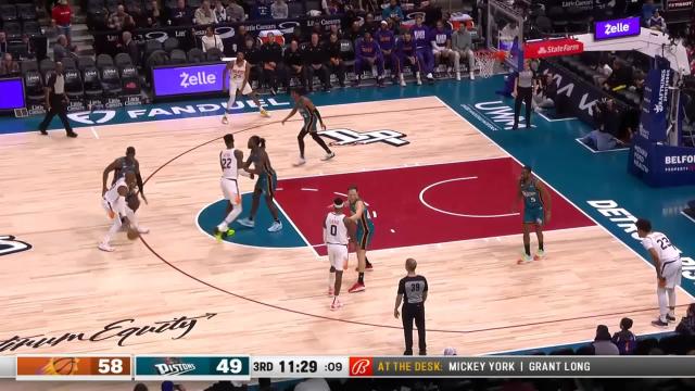 Chris Paul with an assist vs the Detroit Pistons