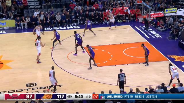 Zach LaVine with a dunk vs the Phoenix Suns