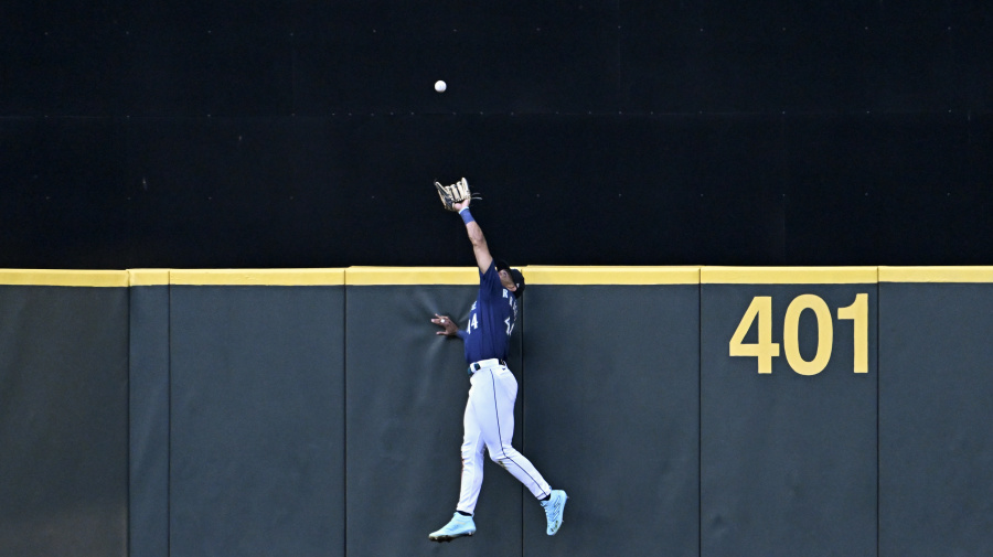 Julio Rodriguez tricks the T-Mobile Park with stunning catch