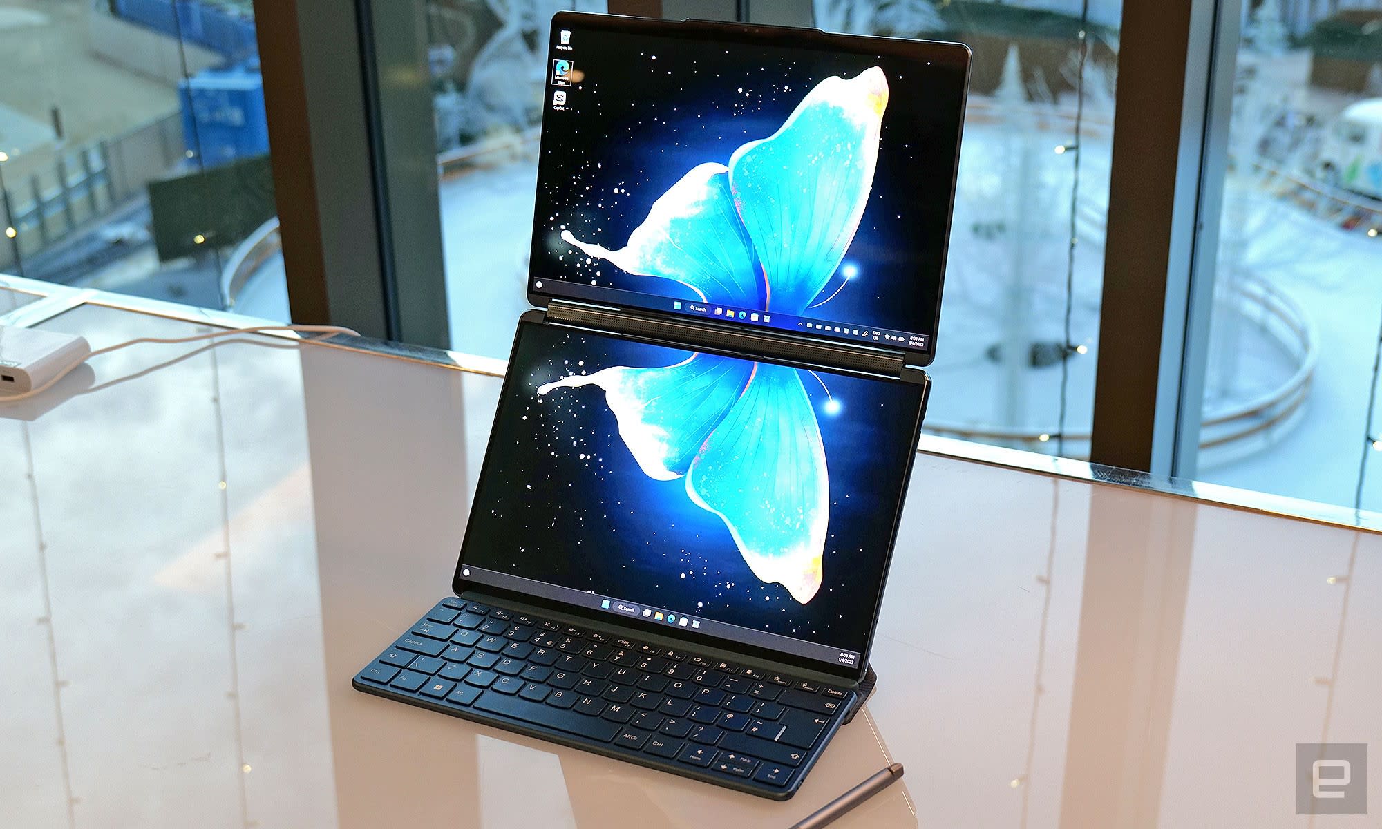 Lenovo Yoga Book 9i handson A huge leap for dualscreen laptops