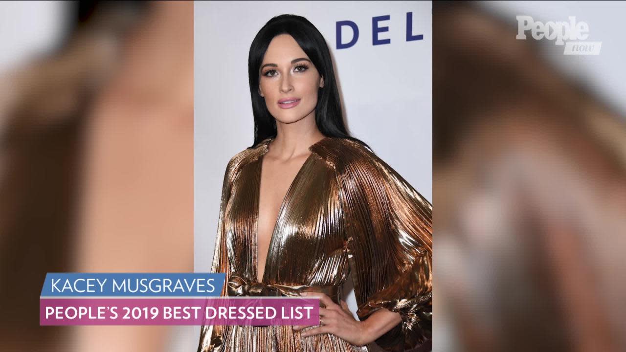 Kacey Musgraves' Dallas Cowboys Cheerleader Costume Was Amazing - Narcity