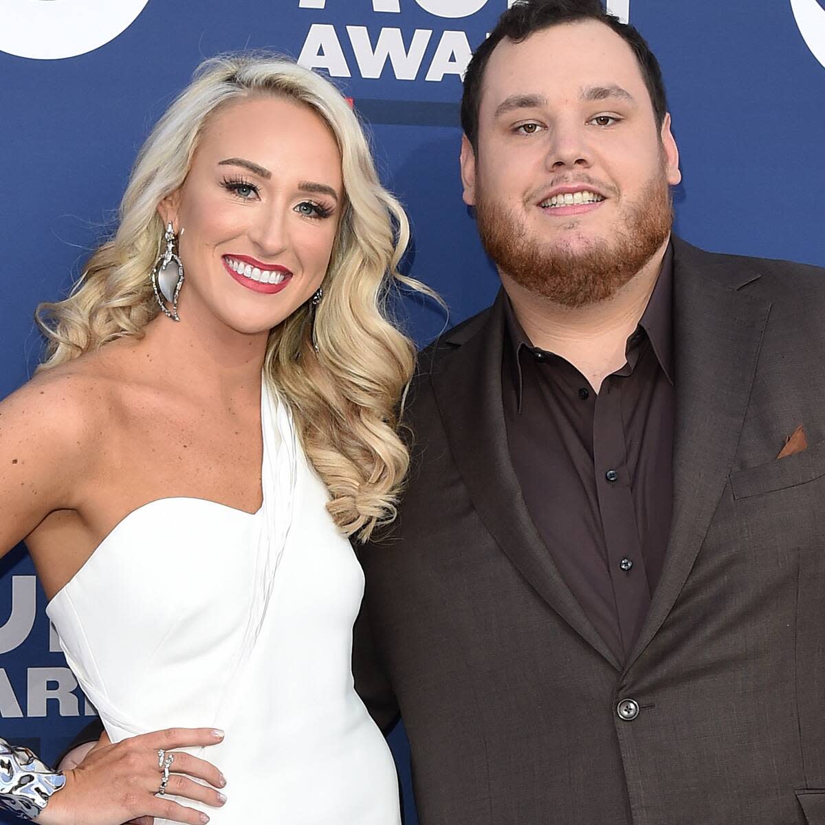 List 91+ Pictures pictures of luke combs and his wife Latest