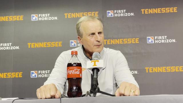 Tennessee basketball's Rick Barnes heaps praise on Julian Phillips after double-double