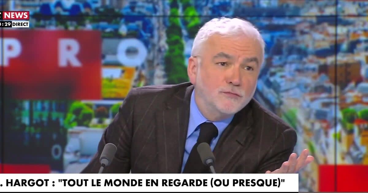 VIDEO Pascal Praud martyrise un journaliste de légende sur le porno qu'il  consomme