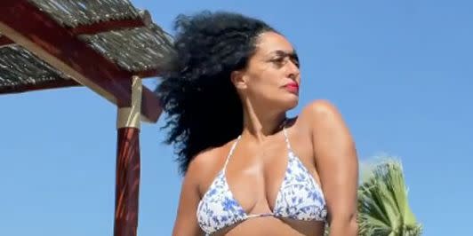 Tracee Ellis Ross—and Her Toned Abs—are Having The Best Time Dancing In