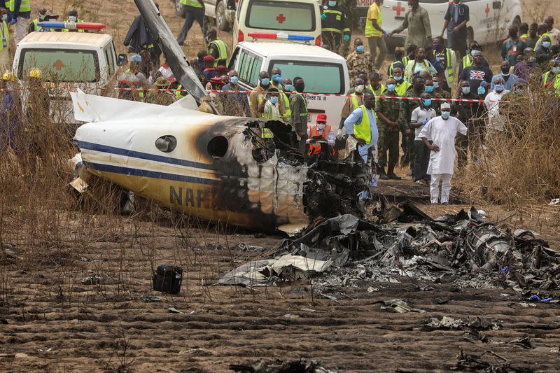 Nigerian air force passenger plane crash kills seven people - Yahoo News