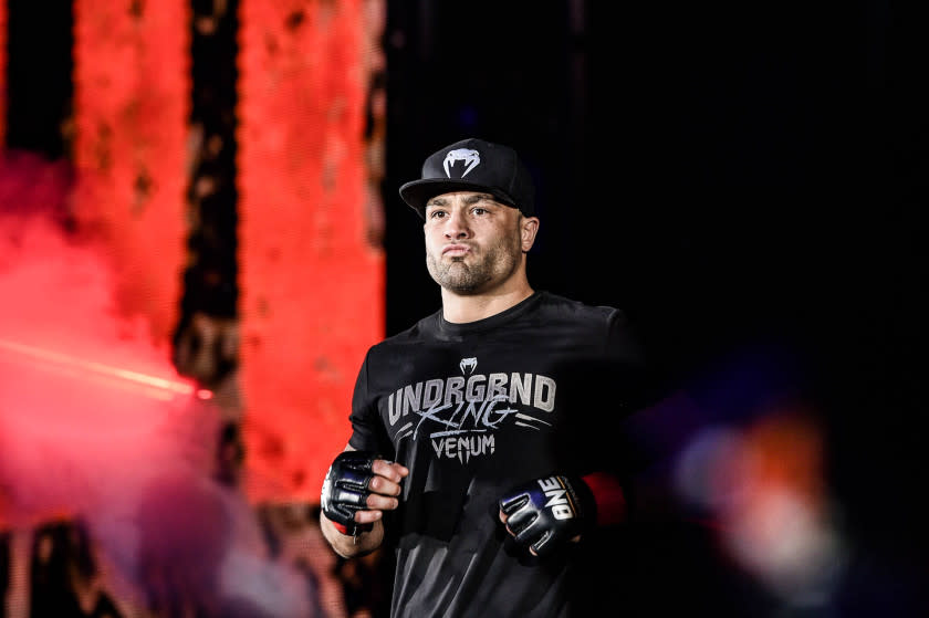 One Championship Fighters Eddie Alvarez Nieky Holzken In Twitter Row With Boxer J Leon Love