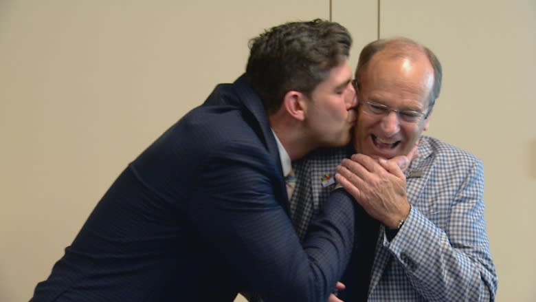 Sealed with a kiss: Annexation deal signed by mayors of Edmonton, Leduc County - Yahoo News Canada (blog)