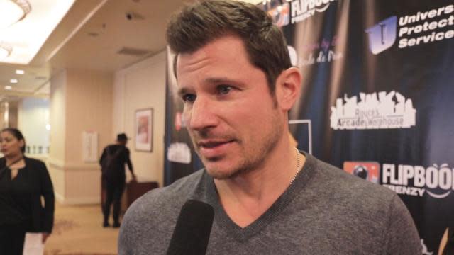 Nick Lachey, Bruno Mars and Other Celebrities Raise Awareness for Autism at ... - da891898d4360a63e8c3ccd602d7249b