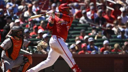  - Brandon Crawford had an impact offensively and defensively in the Cardinals' win over the