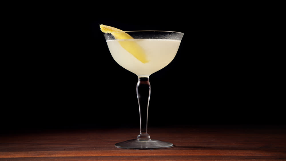 How To Make A Corpse Reviver No 2 The Delicious Cocktail That Will Cure Your Hangover