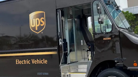 UPS reports shipping volume declines in Q1 profit beat