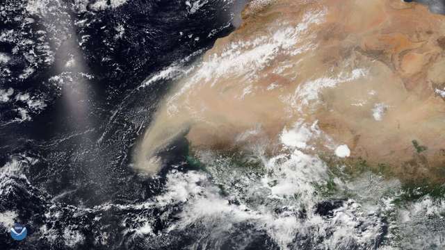 Un Gigantesque Nuage De Sable Parti Du Sahara Fait Route Vers Les Etats Unis