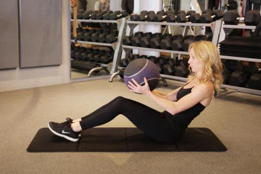 3 Workout Moves For Cinching Your Waist 