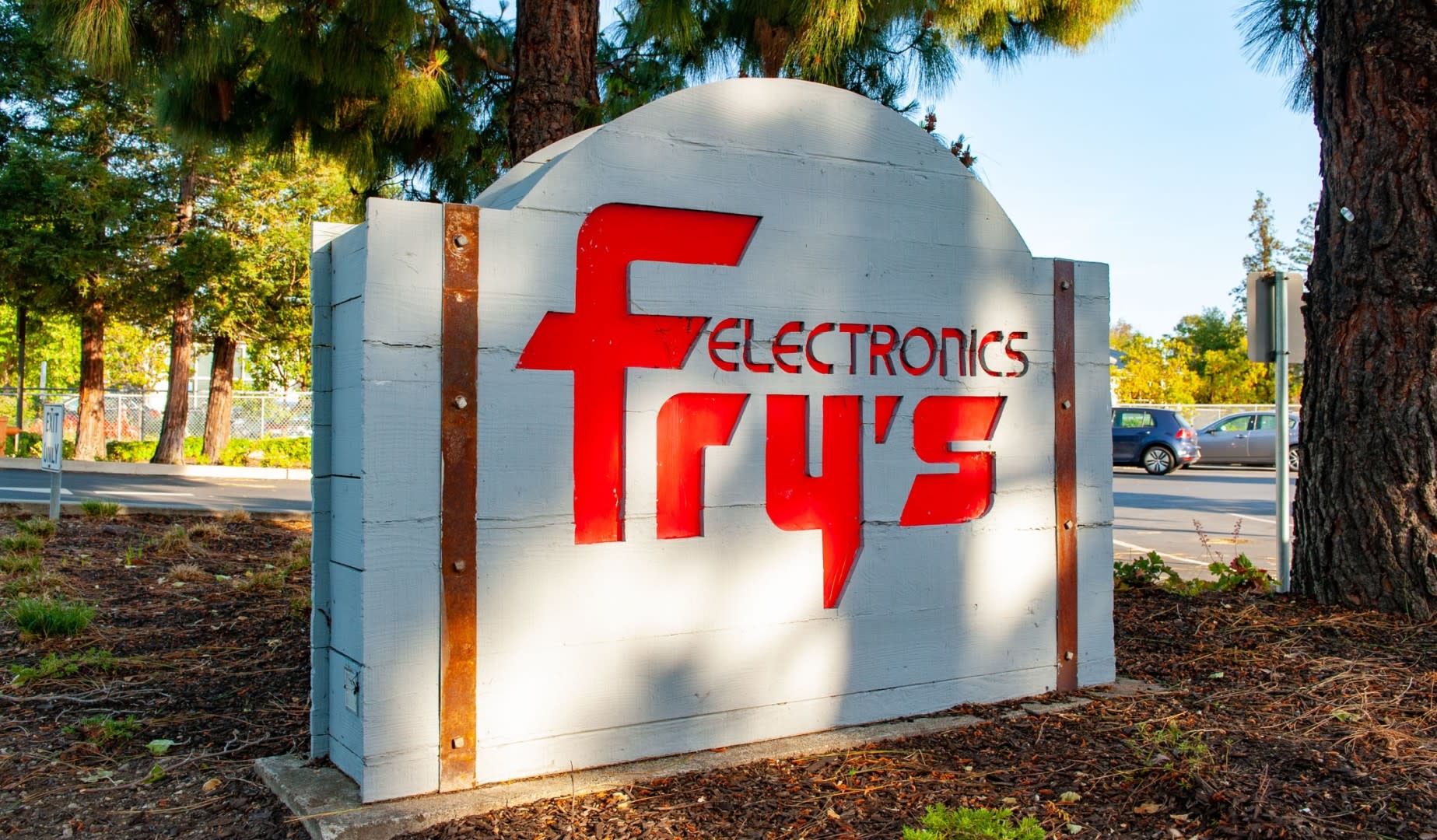 Fry’s Electronics Abruptly Closes All 31 Stores Nationwide