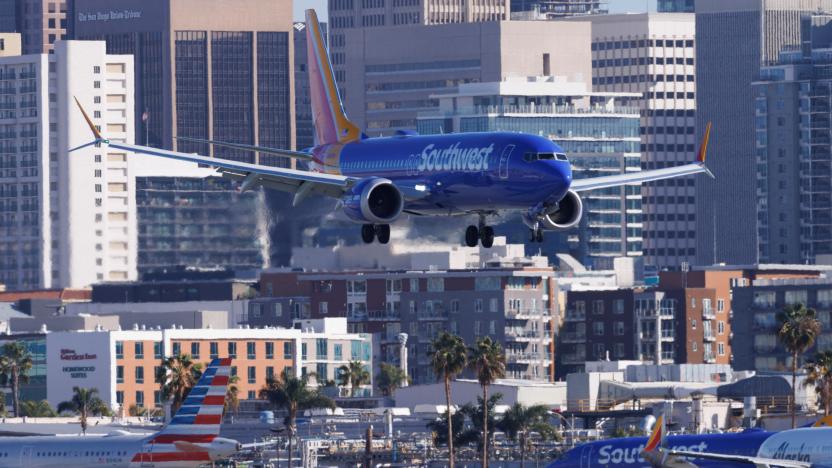 A Southwest passenger flight approaches to land at San Diego International Airport in San Diego, California, U.S.,  February 3, 2023. REUTERS/Mike Blake