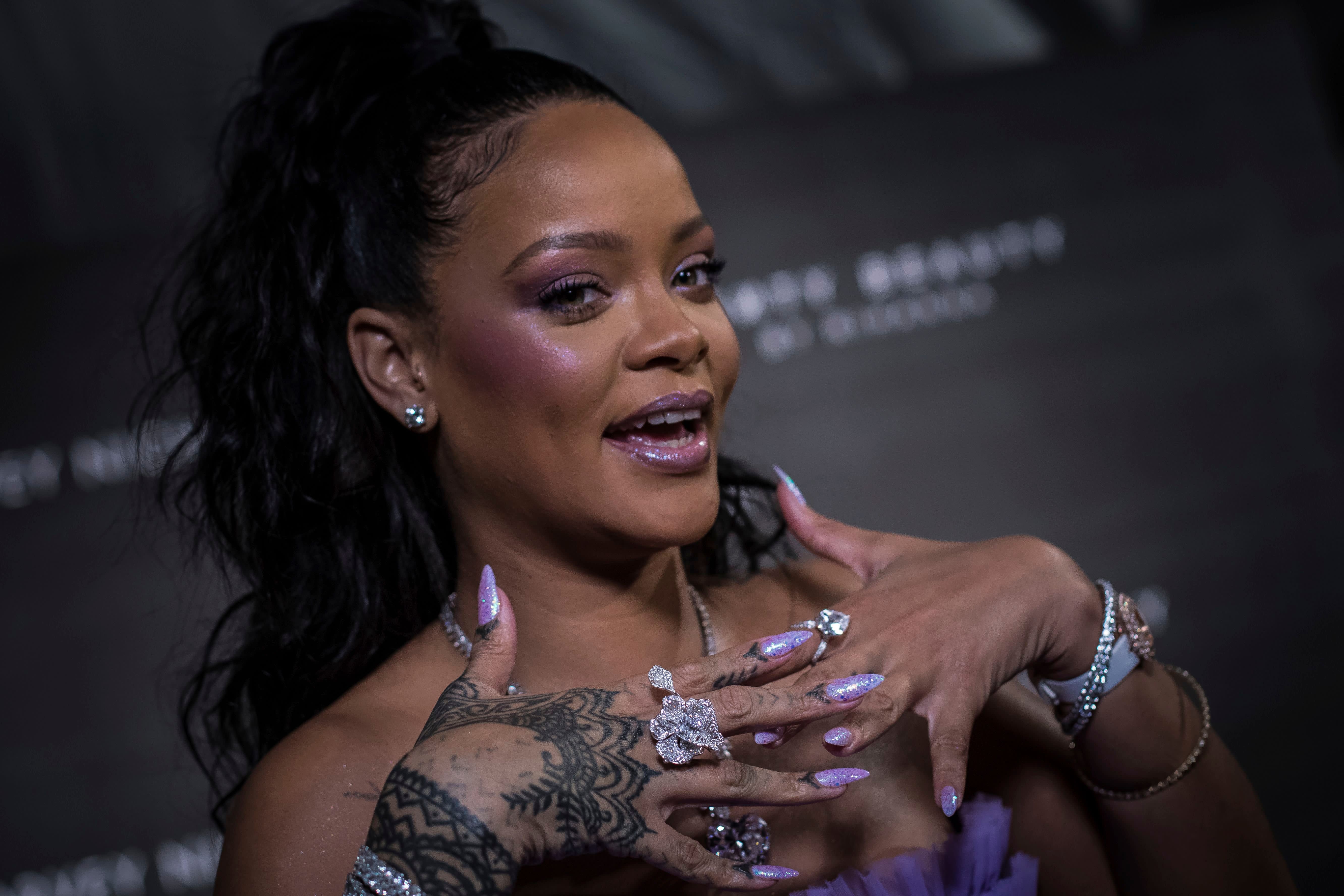 Rosemary Feitelberg Instagram Rihanna Receives Peta S Compassion In Fashion Award Makes Top 40 History