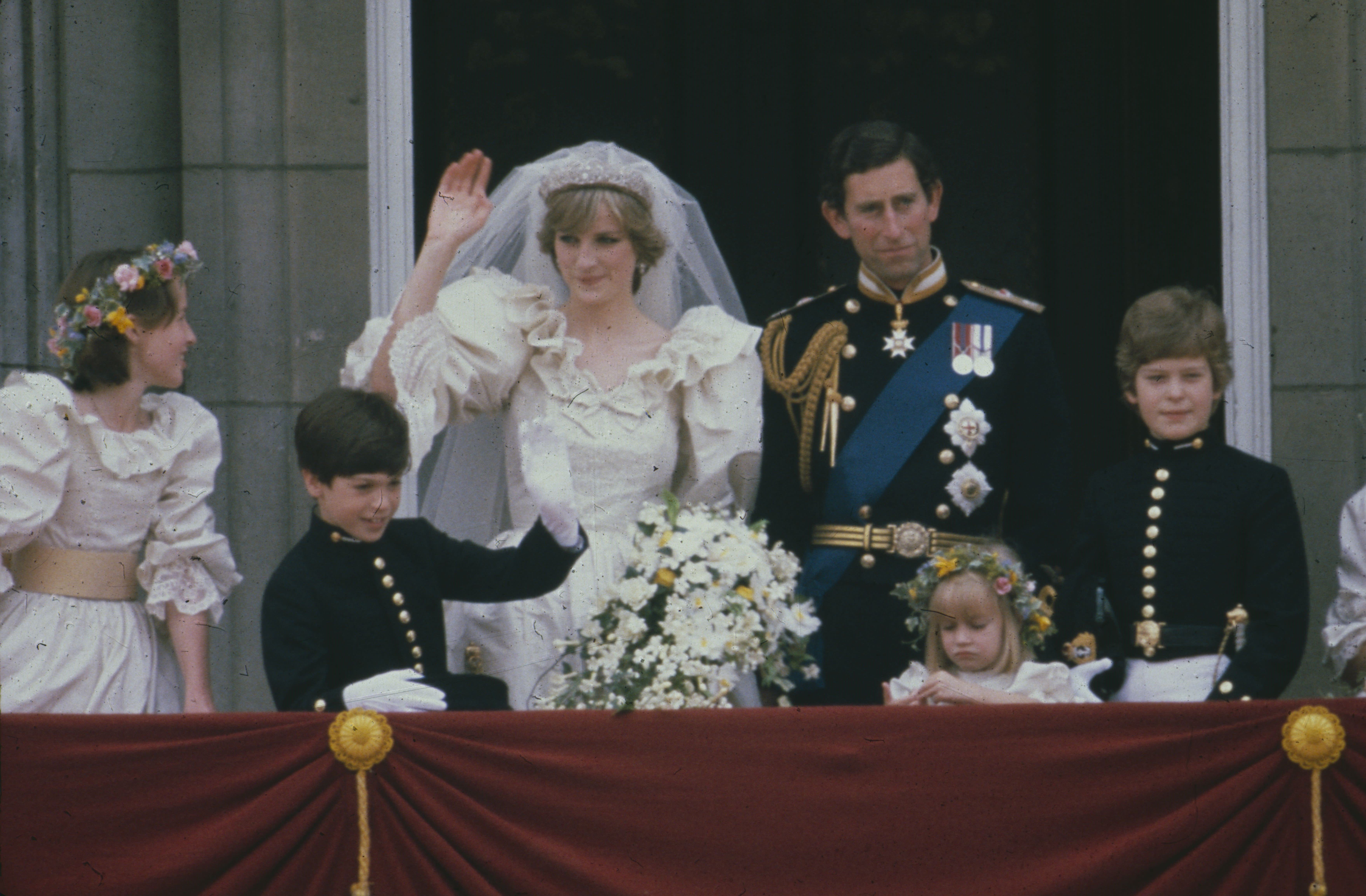 The Powerful Wedding Tradition Princess Diana Started—without Even 8147