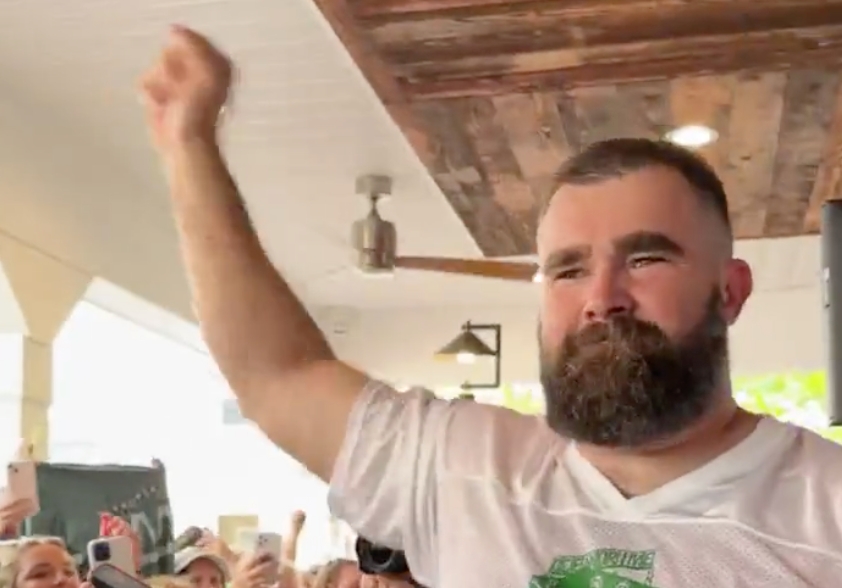 Jason Kelce's celebrity bartending event raises more than $375,000 for  Eagles Autism Foundation