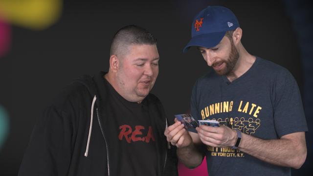 HQ Trivia host Scott Rogowsky opens old baseball cards