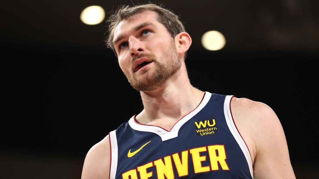 Tyler Zeller reportedly signs with 