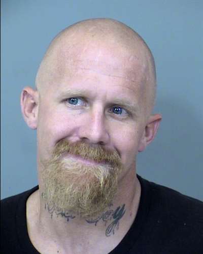 Un homme recherché après avoir fui les adjoints du shérif du comté de Maricopa lors de son arrestation